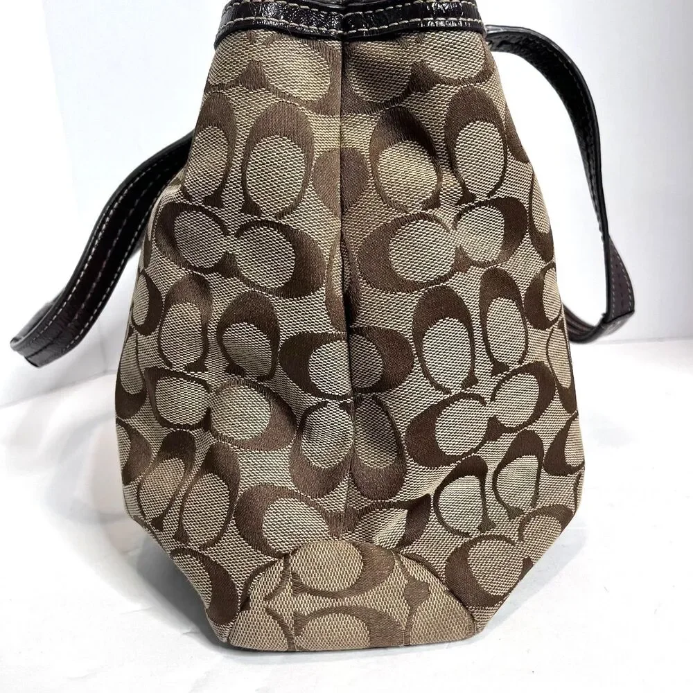 Coach Soho Vtg Signature 